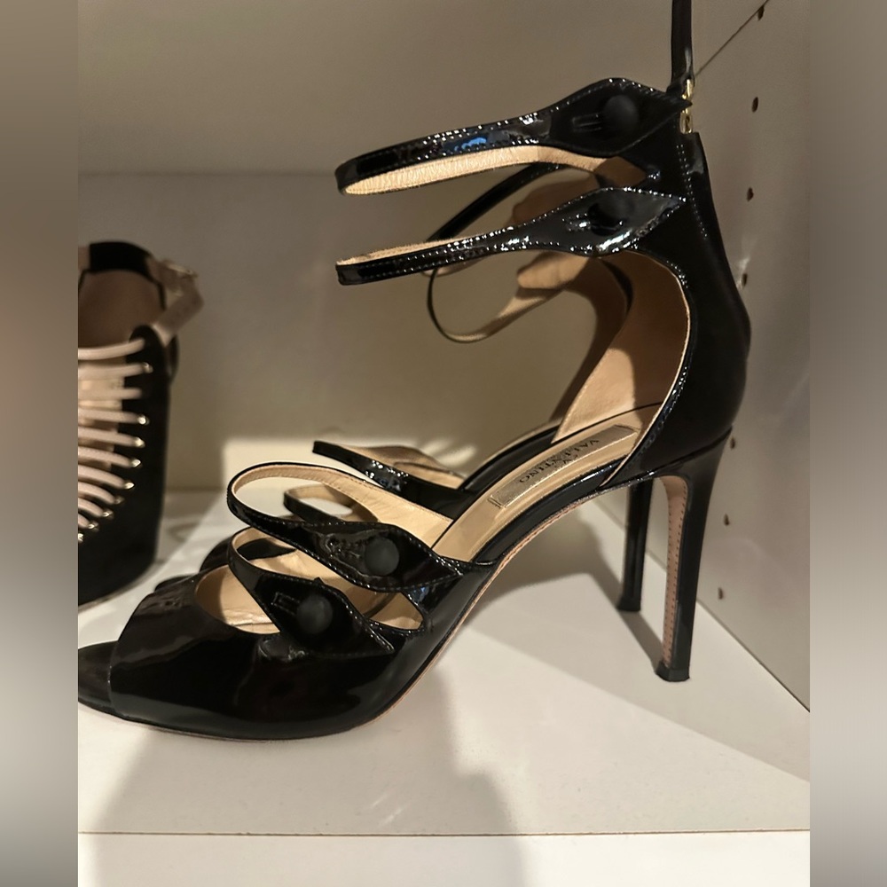 AUTHENTIC- Black strap VALENTINOS - Picture 2 of 5